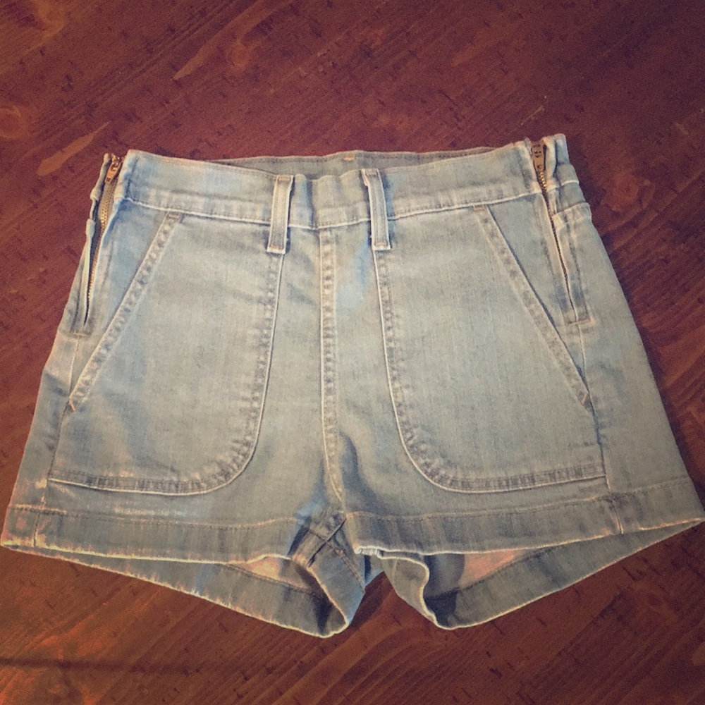 Levi High Waisted Shorts w/ Side Zipper Accents